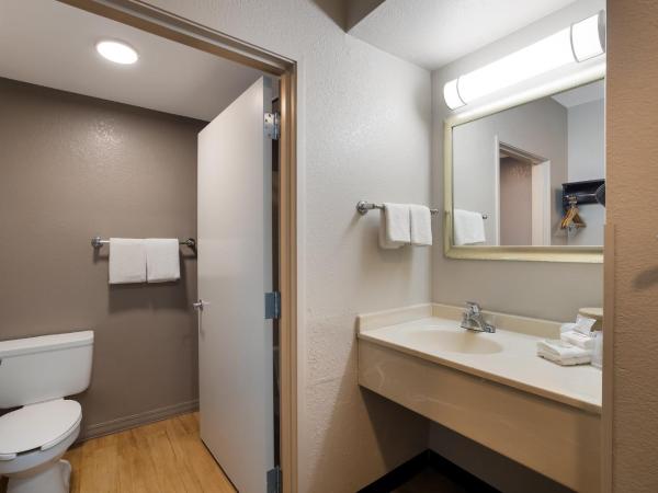 Red Roof Inn Tucson North - Marana : photo 1 de la chambre standard room with two double beds larger smoke free