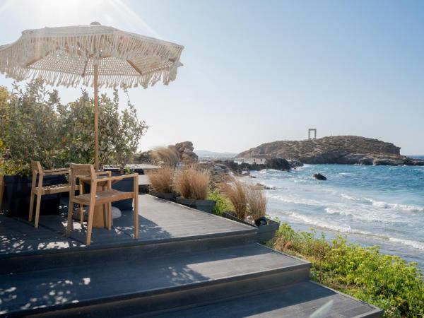 Portara Seaside Luxury Suites : photo 2 de la chambre suite supérieure - vue sur mer