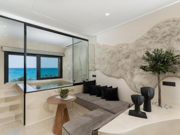 Portara Seaside Luxury Suites : photo 1 de la chambre suite supérieure - vue sur mer