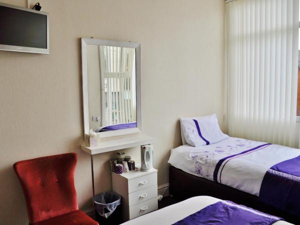 Cheers Hotel : photo 5 de la chambre chambre triple - vue sur ville