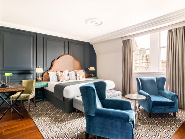 Hotel Indigo - Edinburgh - Princes Street, an IHG Hotel : photo 10 de la chambre suite lit king-size - vue sur ville