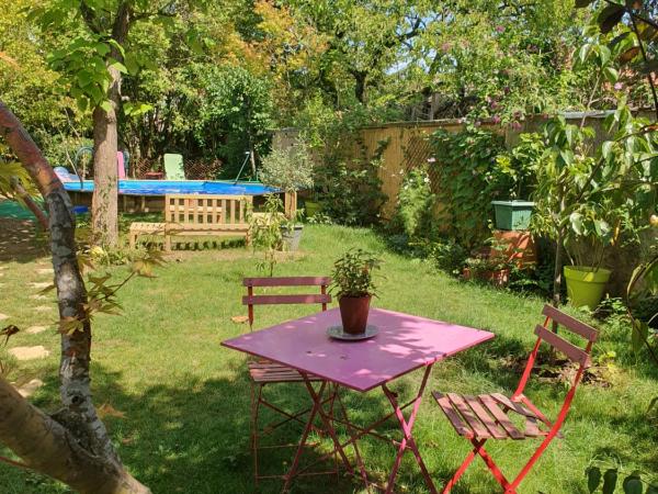 Le Clos du Moulin Dijon, avec son jardin calme et romantique, la campagne à la ville : photo 5 de la chambre chambre double - vue sur jardin