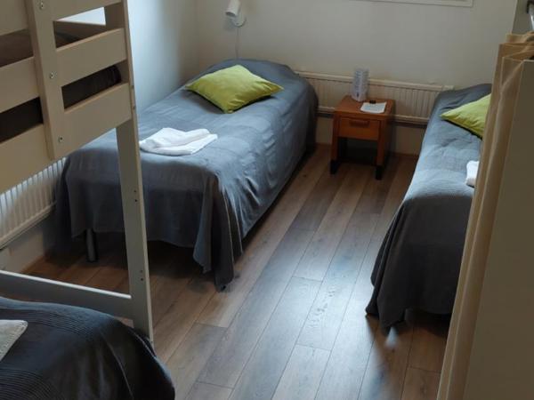 Hostel Tikka : photo 2 de la chambre chambre quadruple avec salle de bains commune