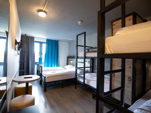 a&o Rotterdam City : photo 1 de la chambre chambre 6 lits