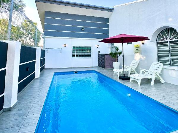 H&H 1 Guest House : photo 8 de la chambre villa avec piscine privée