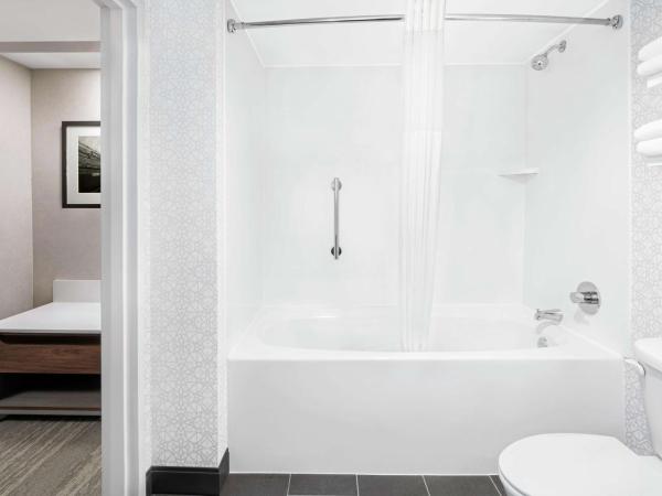 Hampton Inn & Suites Chicago-Downtown : photo 5 de la chambre suite d'angle 1 chambre avec 2 lits queen-size et 1 canapé-lit - non-fumeurs