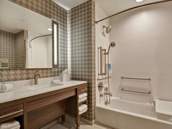 Home2 Suites By Hilton Charlotte Piper Glen : photo 3 de la chambre queen studio with two queen beds - mobility access/non-smoking