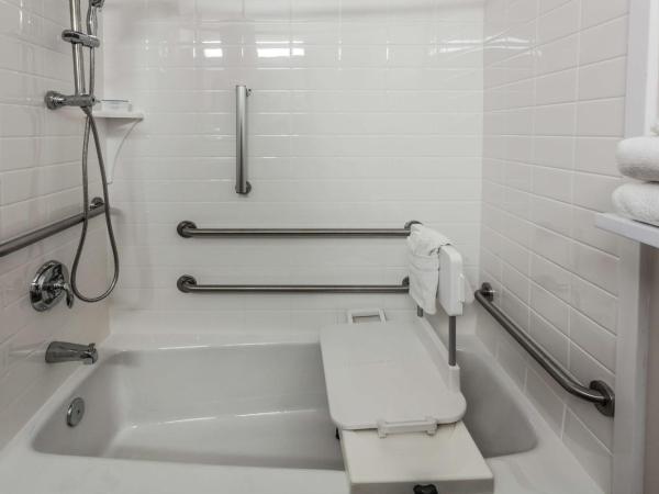 Hampton Inn Colorado Springs-Airport : photo 3 de la chambre double room with bath tub - mobility access/non-smoking