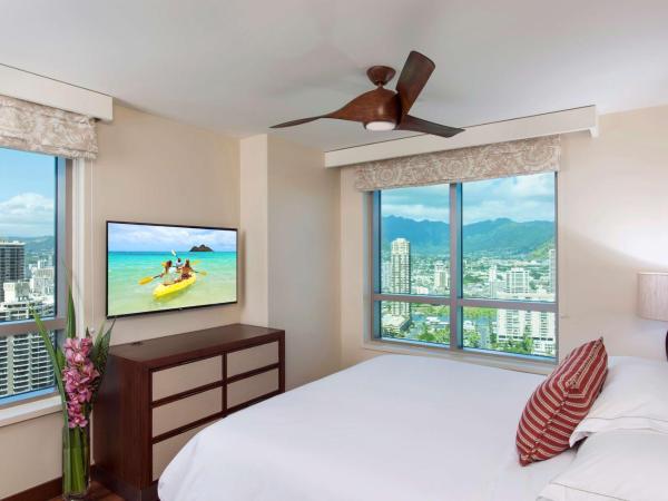 Hilton Grand Vacation Club The Grand Islander Waikiki Honolulu : photo 5 de la chambre suite 1 chambre lit king-size avec canapé-lit