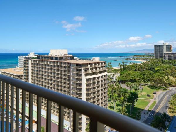 Embassy Suites by Hilton Waikiki Beach Walk : photo 2 de la chambre suite premium 1 chambre avec lit king-size - vue sur océan