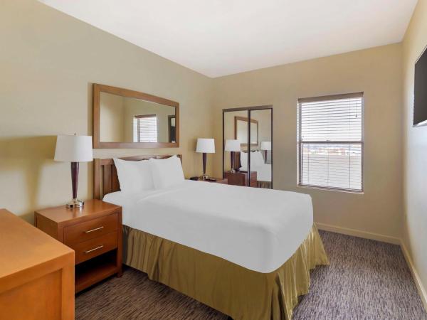 Hilton Vacation Club Cancun Resort Las Vegas : photo 5 de la chambre suite 2 chambres avec baignoire accessible aux personnes à mobilité réduite