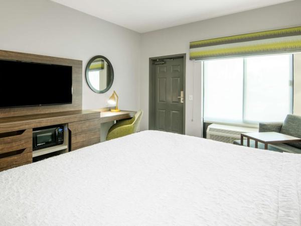 Hampton Inn & Suites Las Vegas-Henderson : photo 2 de la chambre chambre avec 2 grands lits queen-size 