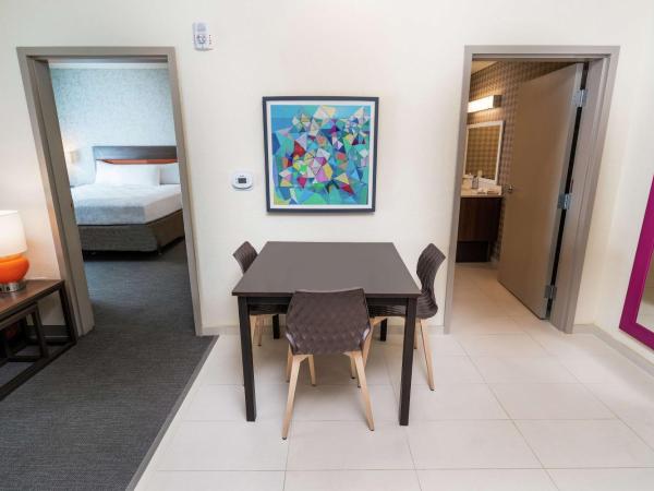 Home2 Suites by Hilton Las Vegas Stadium District : photo 1 de la chambre suite lit king-size - adaptée aux personnes malentendantes - non-fumeurs