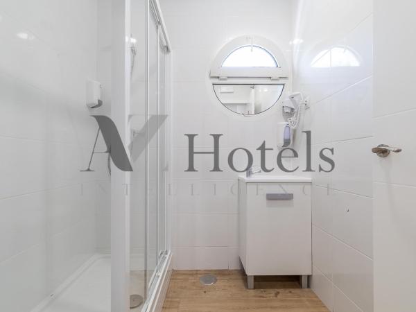 AYZ Joaquín Pol - Auto check-in property : photo 3 de la chambre chambre double avec salle de bains privative