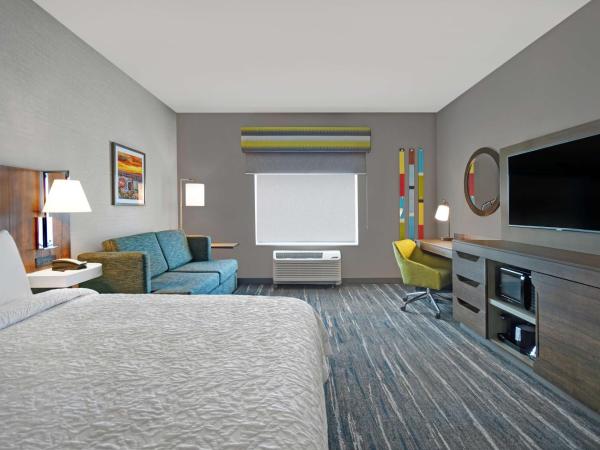 Hampton Inn Las Vegas Strip South, NV 89123 : photo 2 de la chambre chambre lit king-size avec canapé-lit - non-fumeurs