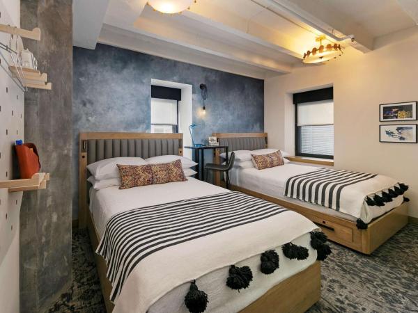 The Wayfarer Downtown LA, Tapestry Collection by Hilton : photo 2 de la chambre chambre avec 2 grands lits queen-size