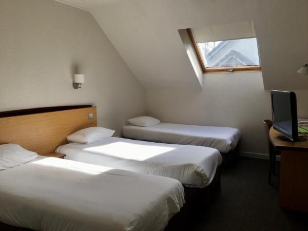 Campanile Aix-Les-Bains : photo 1 de la chambre chambre nouvelle génération avec 3 lits simples