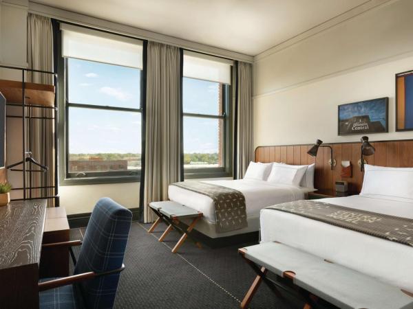 The Central Station Memphis, Curio Collection By Hilton : photo 1 de la chambre chambre avec 2 grands lits queen-size 