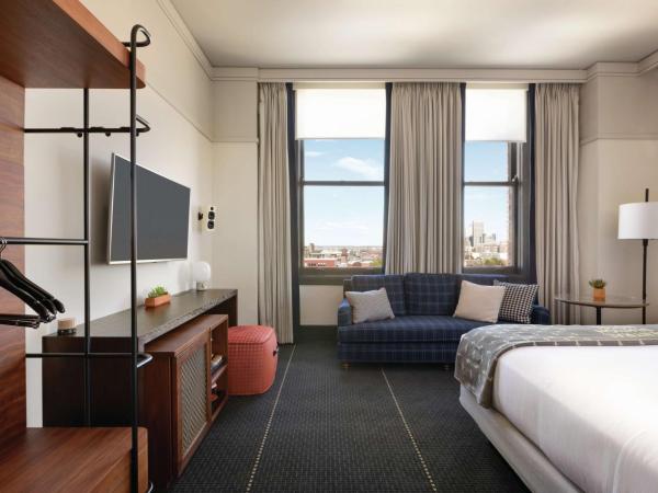 The Central Station Memphis, Curio Collection By Hilton : photo 2 de la chambre chambre lit king-size - accessible aux personnes à mobilité réduite