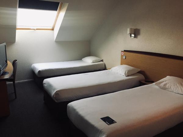 Campanile Aix-Les-Bains : photo 3 de la chambre chambre nouvelle génération avec 3 lits simples