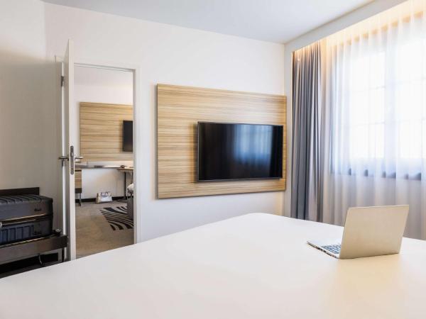 Hotel Novotel Brussels Off Grand Place : photo 8 de la chambre suite lit queen-size exécutive