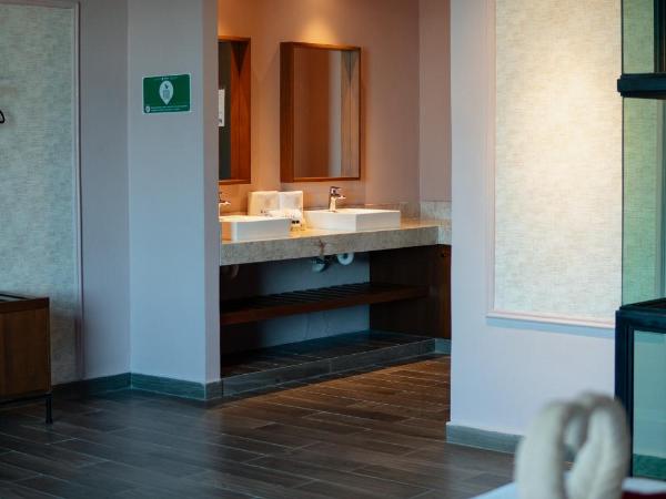 Hotel MID Project : photo 10 de la chambre suite avec jacuzzi
