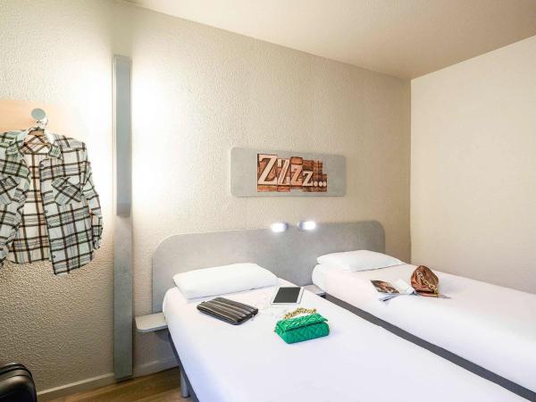 Ibis Budget Lille Gares Vieux-Lille : photo 1 de la chambre chambre lits jumeaux