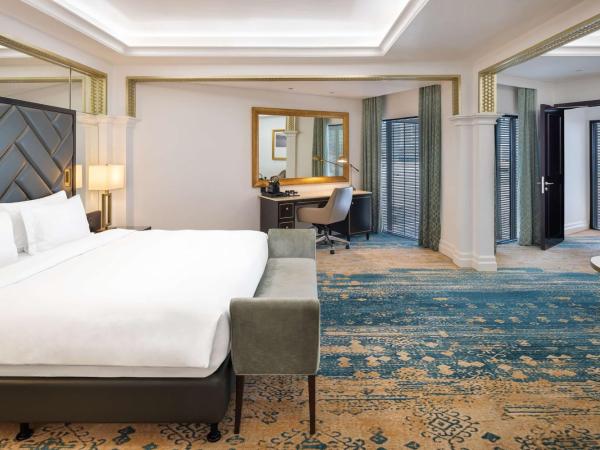 Radisson Blu Hotel, Dubai Deira Creek : photo 5 de la chambre suite présidentielle avec accès au salon - comprend une navette gratuite pour kite beach, dubai mall / burj khalifa