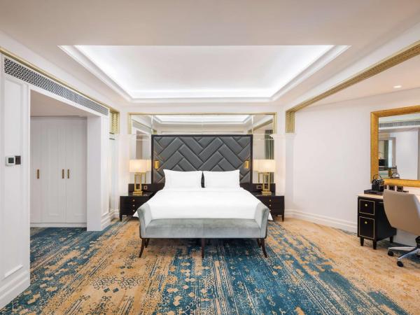Radisson Blu Hotel, Dubai Deira Creek : photo 4 de la chambre suite présidentielle avec accès au salon - comprend une navette gratuite pour kite beach, dubai mall / burj khalifa