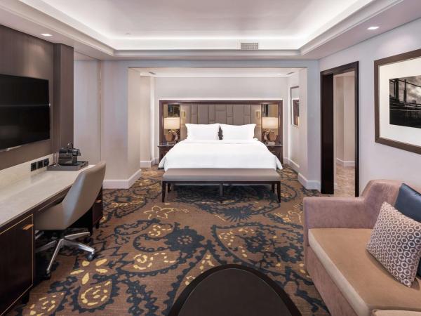 Radisson Blu Hotel, Dubai Deira Creek : photo 2 de la chambre suite junior avec accès au salon - comprend une navette gratuite pour kite beach, dubai mall / burj khalifa - vue sur crique