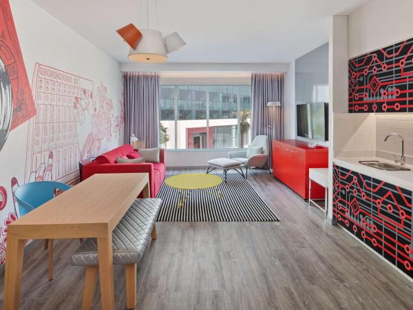 Radisson RED Dubai Silicon Oasis : photo 1 de la chambre appartement 1 chambre