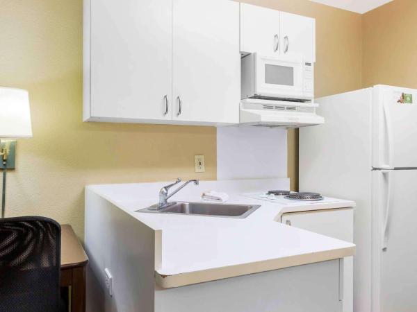 Extended Stay America Suites - Tucson - Grant Road : photo 4 de la chambre studio lit queen-size - non-fumeurs