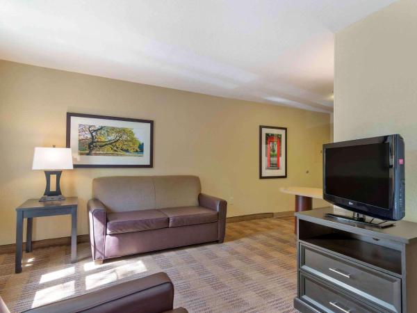 Extended Stay America Suites - Indianapolis - Airport - W Southern Ave : photo 3 de la chambre studio de luxe avec 1 lit king-size - non-fumeurs