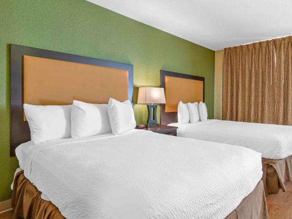 Extended Stay America Suites - Indianapolis - Airport - W Southern Ave : photo 2 de la chambre studio de luxe avec 2 lits doubles - non-fumeurs