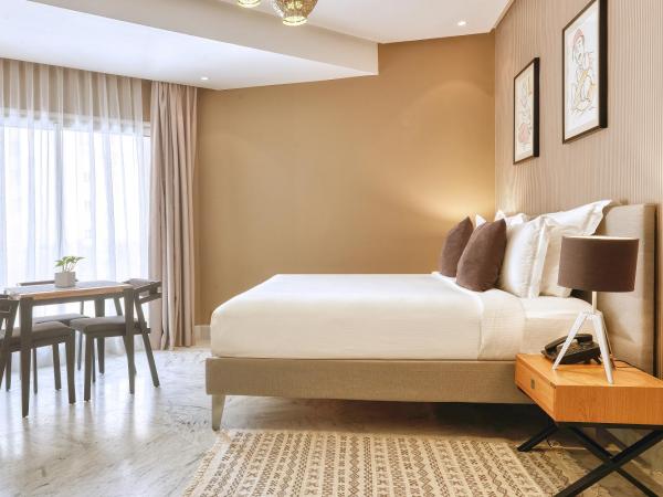 ADAM Hotel Suites : photo 2 de la chambre chambre lit king-size deluxe