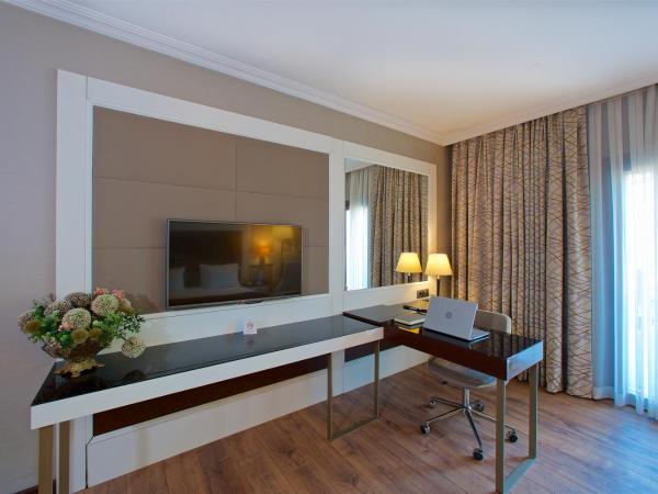 Ramada by Wyndham Istanbul Merter : photo 2 de la chambre chambre lits jumeaux de luxe - fumeurs