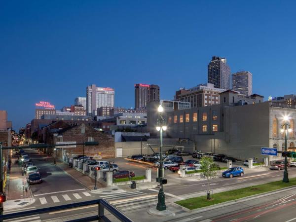 Homewood Suites By Hilton New Orleans French Quarter : photo 1 de la chambre suite lit king-size avec balcon - non-fumeurs