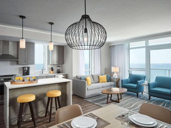 Hilton Grand Vacations Club Ocean Enclave Myrtle Beach : photo 2 de la chambre suite 1 chambre lit king-size avec canapé-lit - côté océan