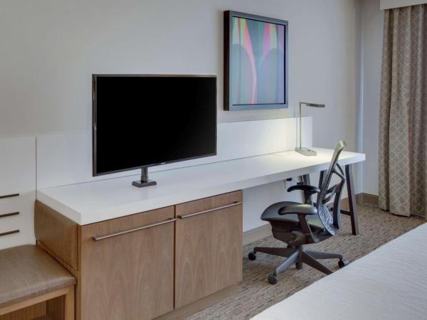 Hilton Garden Inn Oklahoma City Airport : photo 1 de la chambre chambre lit king-size