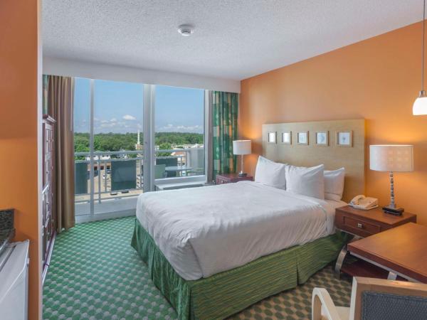Hilton Vacation Club Ocean Beach Club Virginia Beach : photo 6 de la chambre studio queen avec vue sur la ville