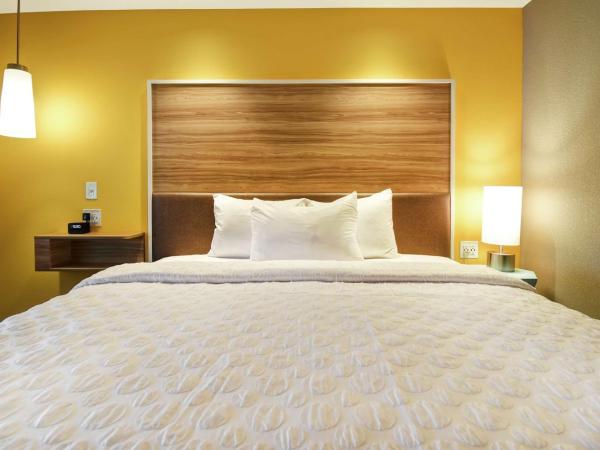 Tru By Hilton Louisville Airport : photo 2 de la chambre chambre lit king-size