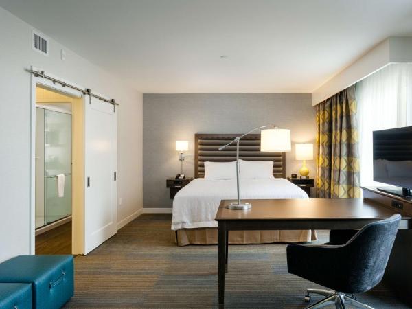 Hampton Inn & Suites by Hilton Seattle/Northgate : photo 1 de la chambre suite studio lit king-size - non-fumeurs