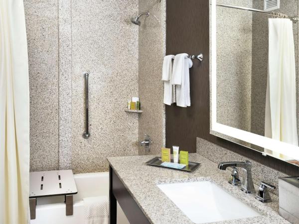 El Conquistador Tucson, A Hilton Resort : photo 4 de la chambre king room with pool view - mobility accessible 