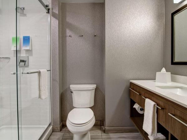 Home2 Suites By Hilton Edmonton South : photo 6 de la chambre suite studio lit king-size - non-fumeurs