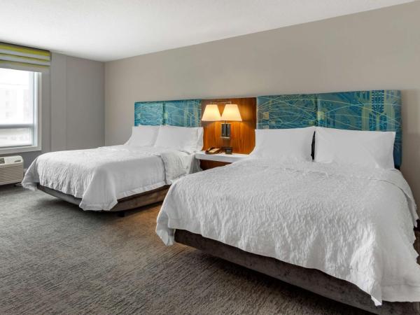 Hampton Inn & Suites Edmonton/West : photo 2 de la chambre chambre 2 lits queen-size - accessible aux personnes à mobilité réduite - non-fumeurs