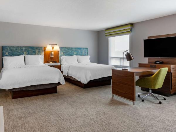 Hampton Inn & Suites Edmonton/West : photo 3 de la chambre queen studio suite with two queen beds and sofa bed - non-smoking