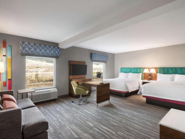 Hampton Inn & Suites Kelowna, British Columbia, Canada : photo 1 de la chambre studio queen avec 2 lits queen-size - non-fumeurs