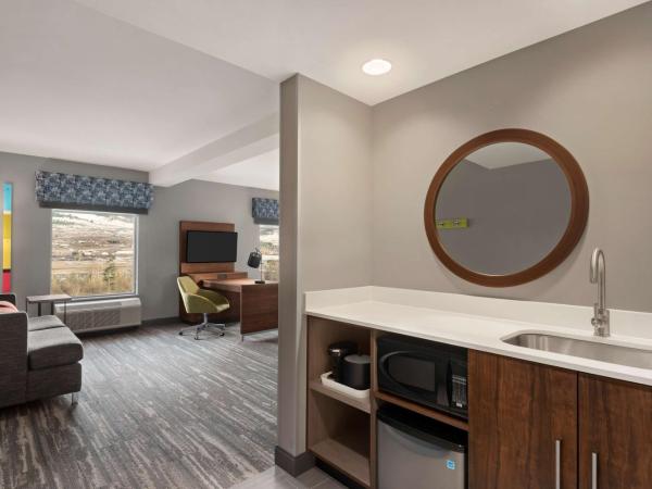Hampton Inn & Suites Kelowna, British Columbia, Canada : photo 3 de la chambre studio queen avec 2 lits queen-size - non-fumeurs