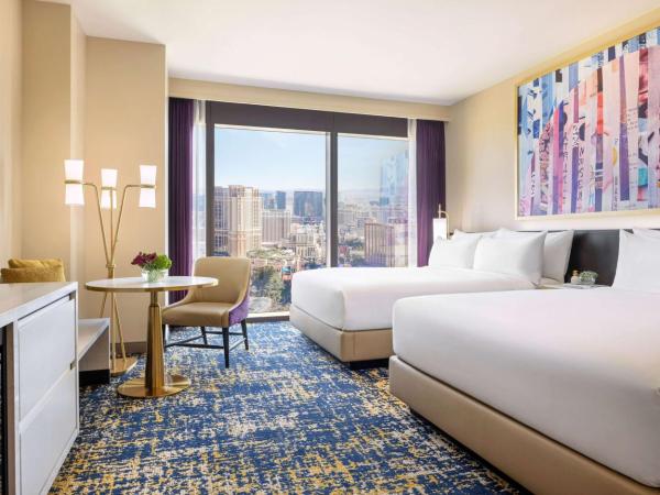 Las Vegas Hilton At Resorts World : photo 1 de la chambre chambre de luxe avec 2 lits queen-size - vue sur strip