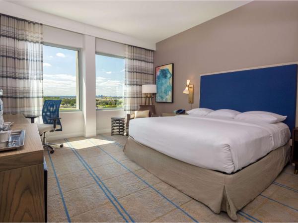 Hilton Austin Airport : photo 6 de la chambre chambre lit king-size